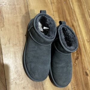 Ugh classic ultra  mini